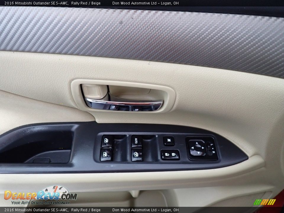 Door Panel of 2016 Mitsubishi Outlander SE S-AWC Photo #20