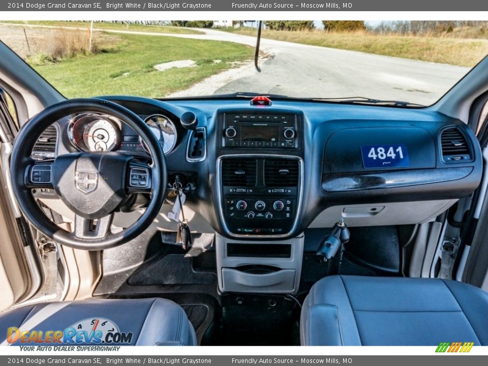 2014 Dodge Grand Caravan SE Bright White / Black/Light Graystone Photo #30