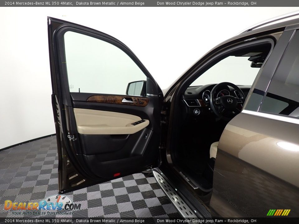 2014 Mercedes-Benz ML 350 4Matic Dakota Brown Metallic / Almond Beige Photo #25
