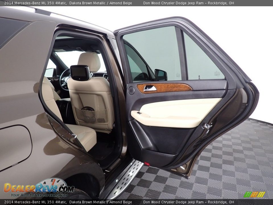 2014 Mercedes-Benz ML 350 4Matic Dakota Brown Metallic / Almond Beige Photo #34