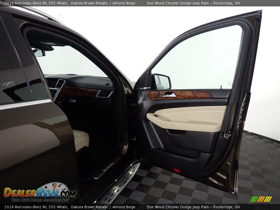 2014 Mercedes-Benz ML 350 4Matic Dakota Brown Metallic / Almond Beige Photo #36