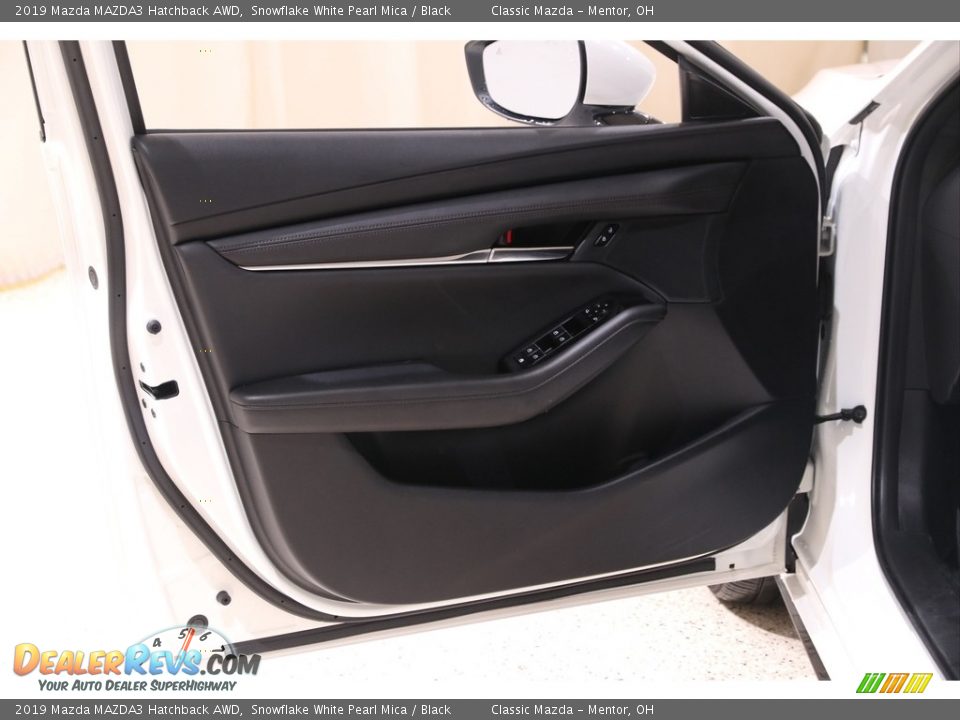 2019 Mazda MAZDA3 Hatchback AWD Snowflake White Pearl Mica / Black Photo #4