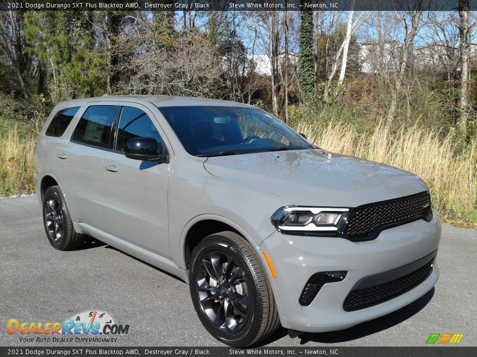 Front 3/4 View of 2021 Dodge Durango SXT Plus Blacktop AWD Photo #4