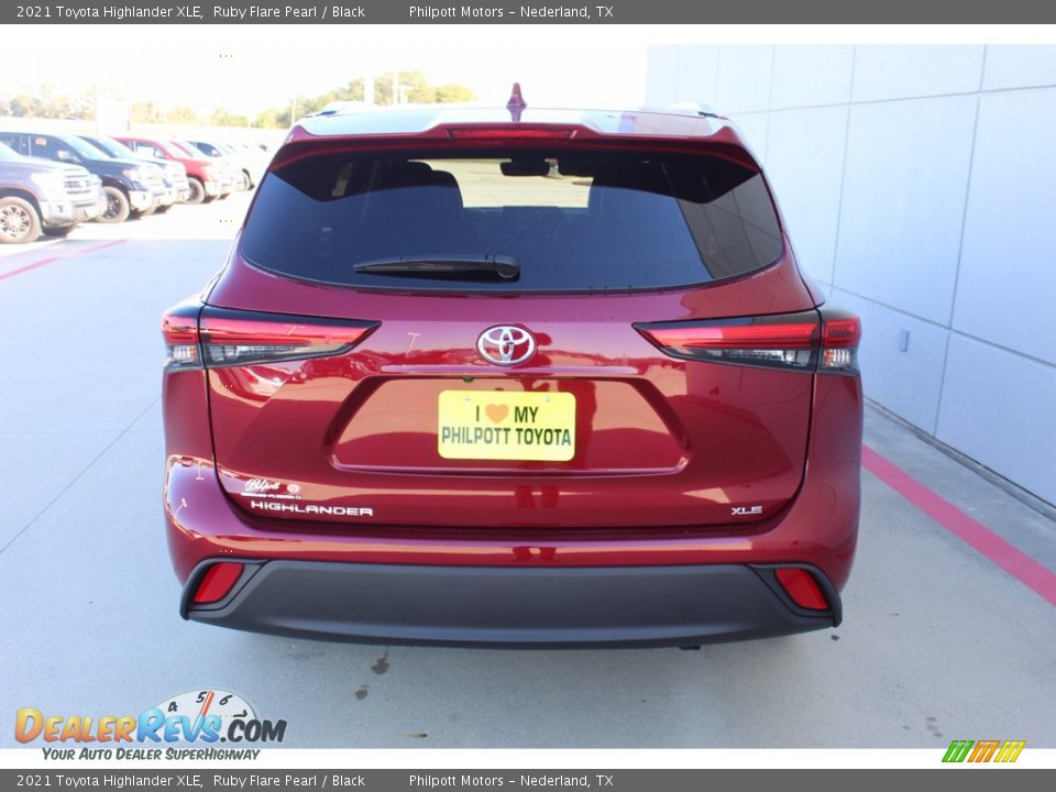 2021 Toyota Highlander XLE Ruby Flare Pearl / Black Photo #7