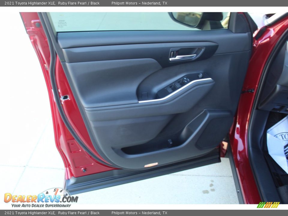 2021 Toyota Highlander XLE Ruby Flare Pearl / Black Photo #9