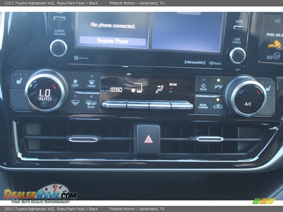 2021 Toyota Highlander XLE Ruby Flare Pearl / Black Photo #16