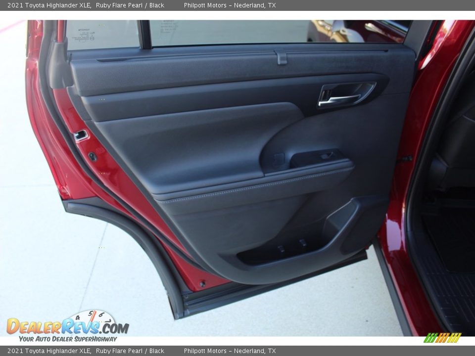 2021 Toyota Highlander XLE Ruby Flare Pearl / Black Photo #19