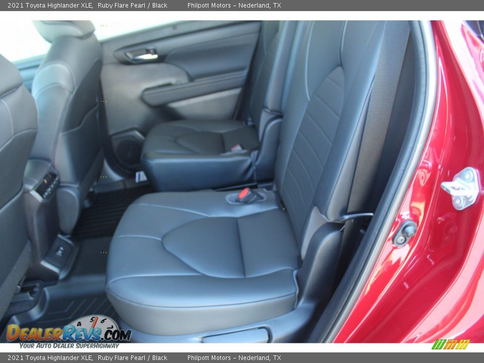 2021 Toyota Highlander XLE Ruby Flare Pearl / Black Photo #20