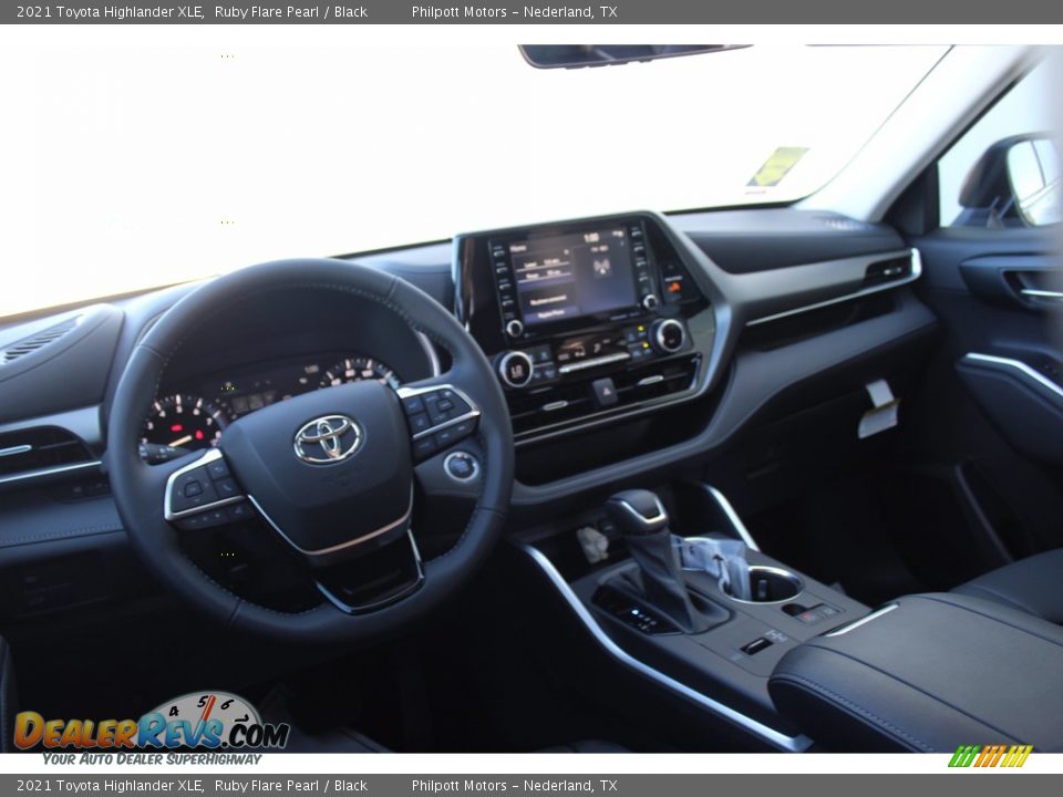 2021 Toyota Highlander XLE Ruby Flare Pearl / Black Photo #21