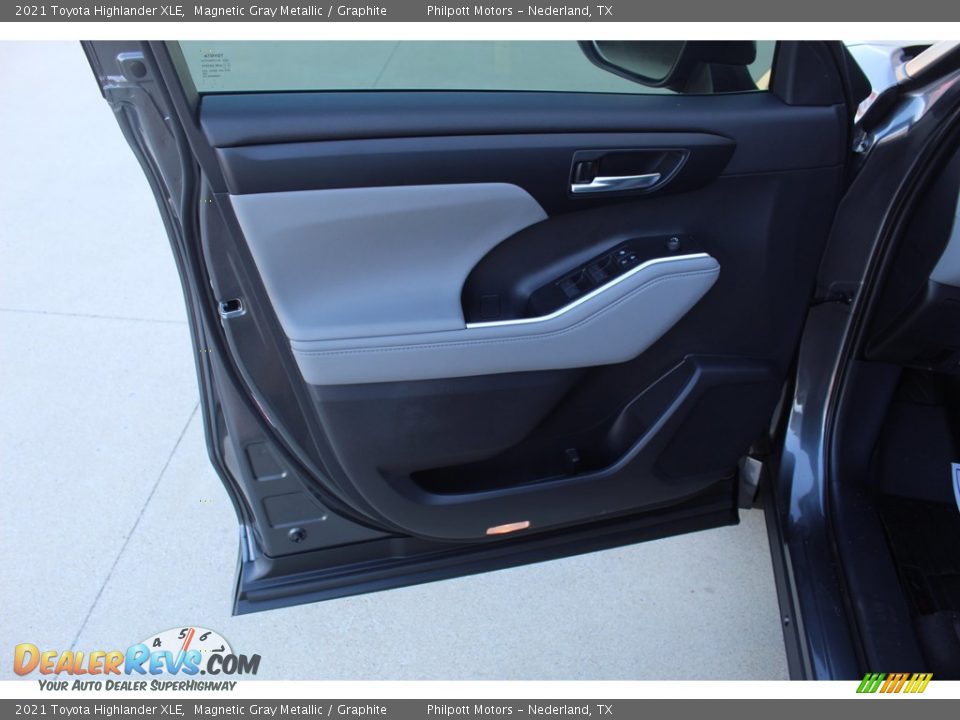 2021 Toyota Highlander XLE Magnetic Gray Metallic / Graphite Photo #9