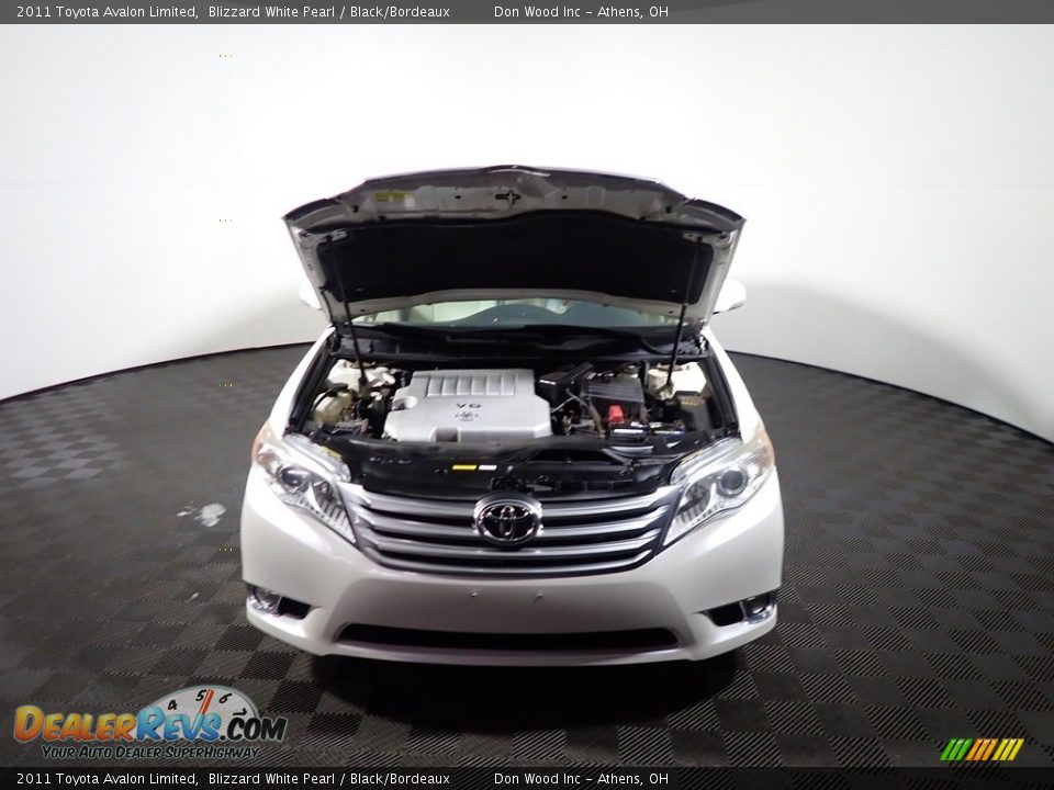 2011 Toyota Avalon Limited Blizzard White Pearl / Black/Bordeaux Photo #5