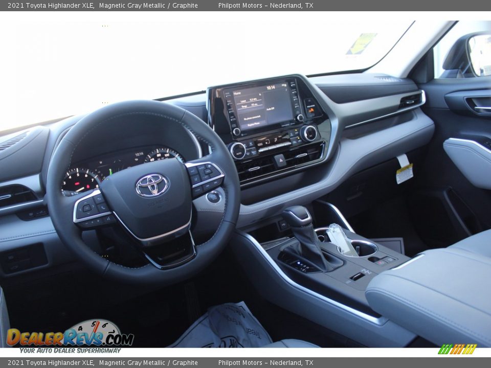 2021 Toyota Highlander XLE Magnetic Gray Metallic / Graphite Photo #17