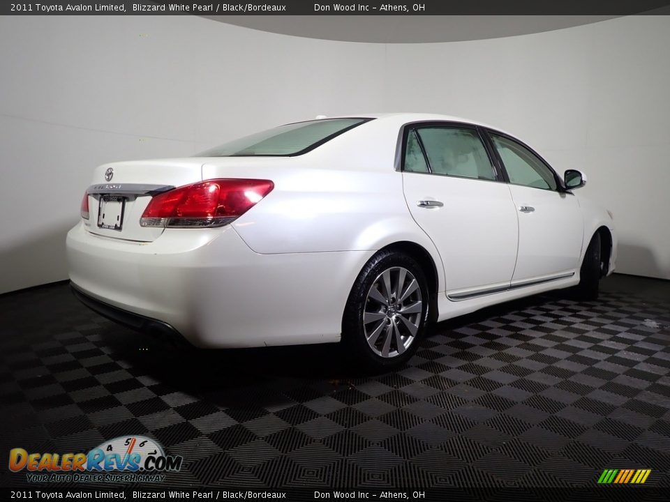 2011 Toyota Avalon Limited Blizzard White Pearl / Black/Bordeaux Photo #16
