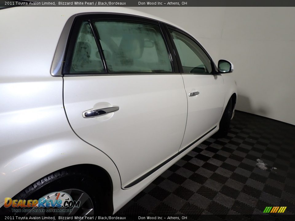 2011 Toyota Avalon Limited Blizzard White Pearl / Black/Bordeaux Photo #18