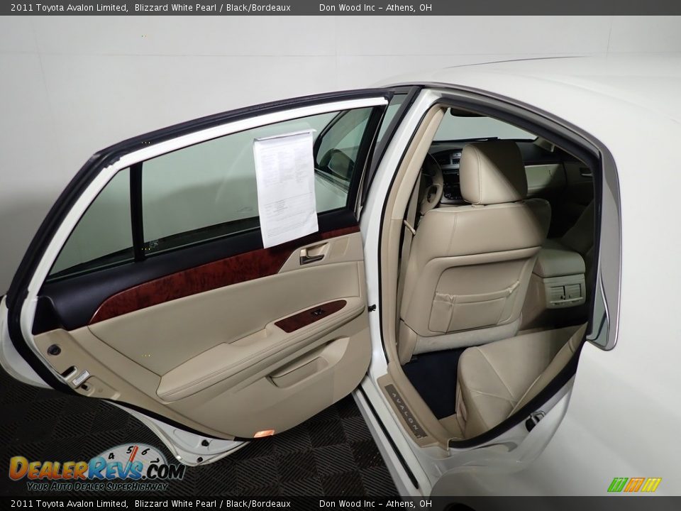 2011 Toyota Avalon Limited Blizzard White Pearl / Black/Bordeaux Photo #32
