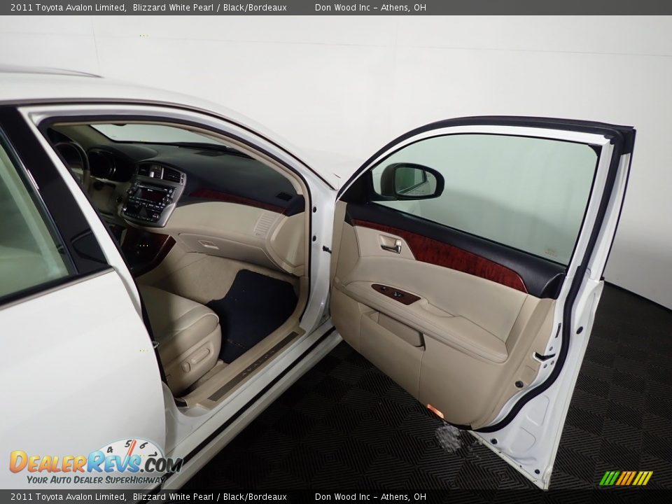 2011 Toyota Avalon Limited Blizzard White Pearl / Black/Bordeaux Photo #36