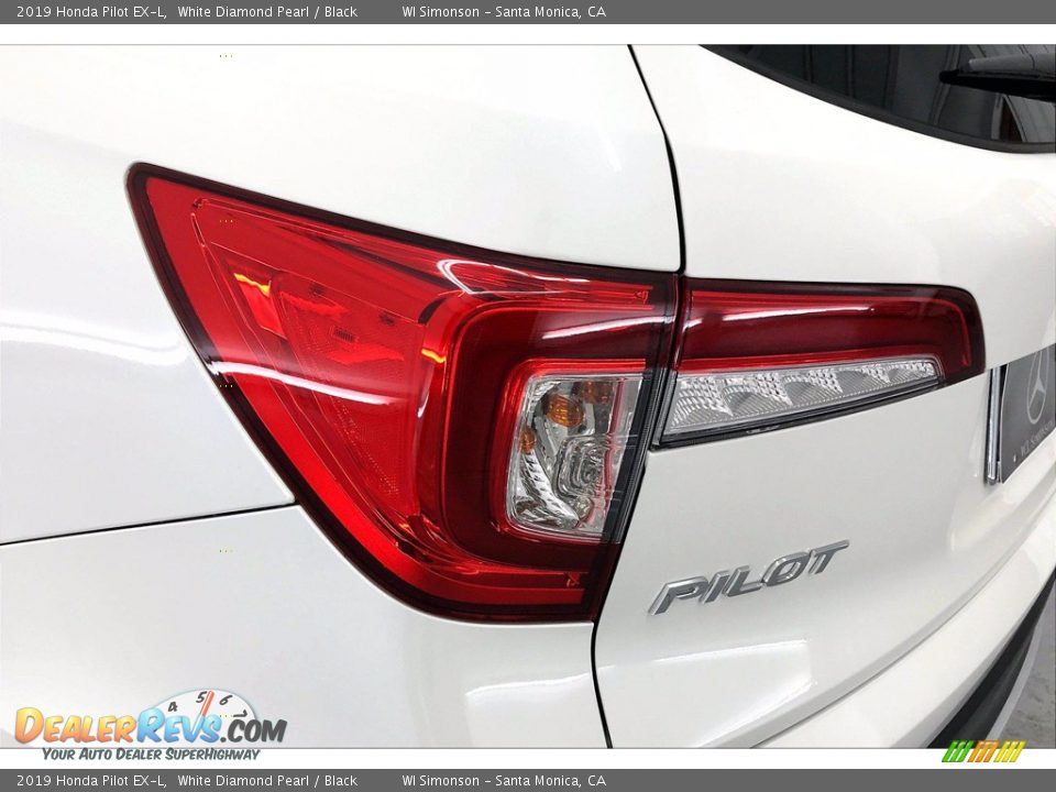 2019 Honda Pilot EX-L White Diamond Pearl / Black Photo #29