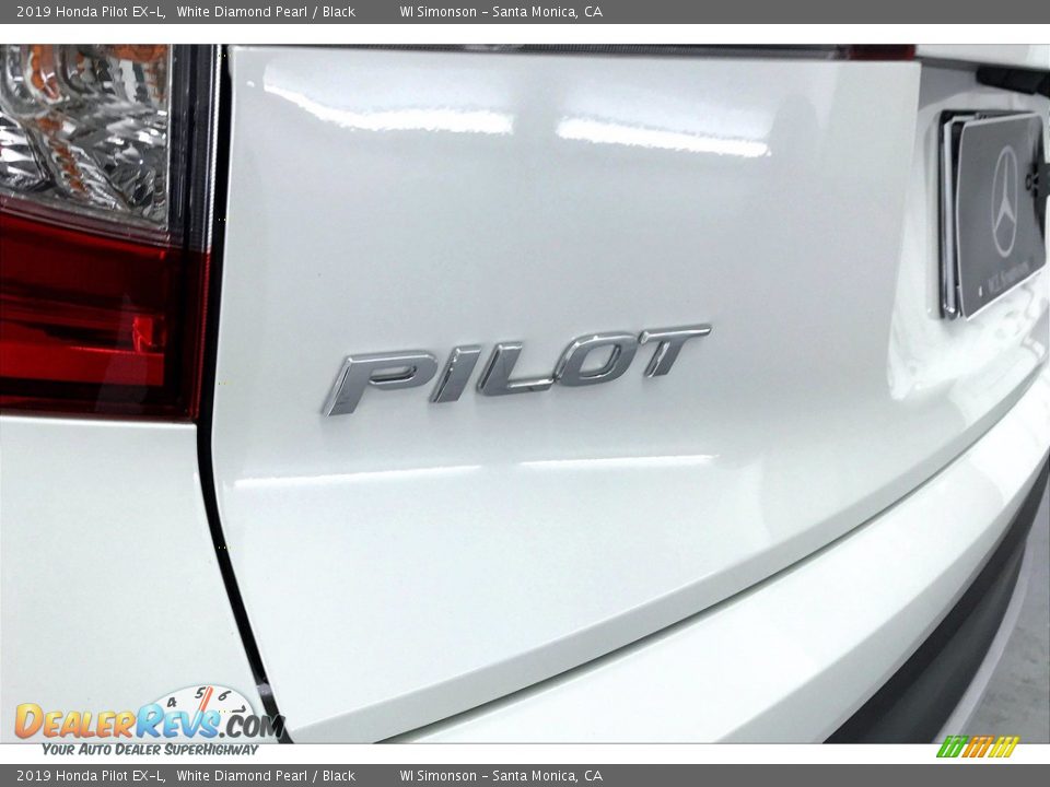 2019 Honda Pilot EX-L White Diamond Pearl / Black Photo #31