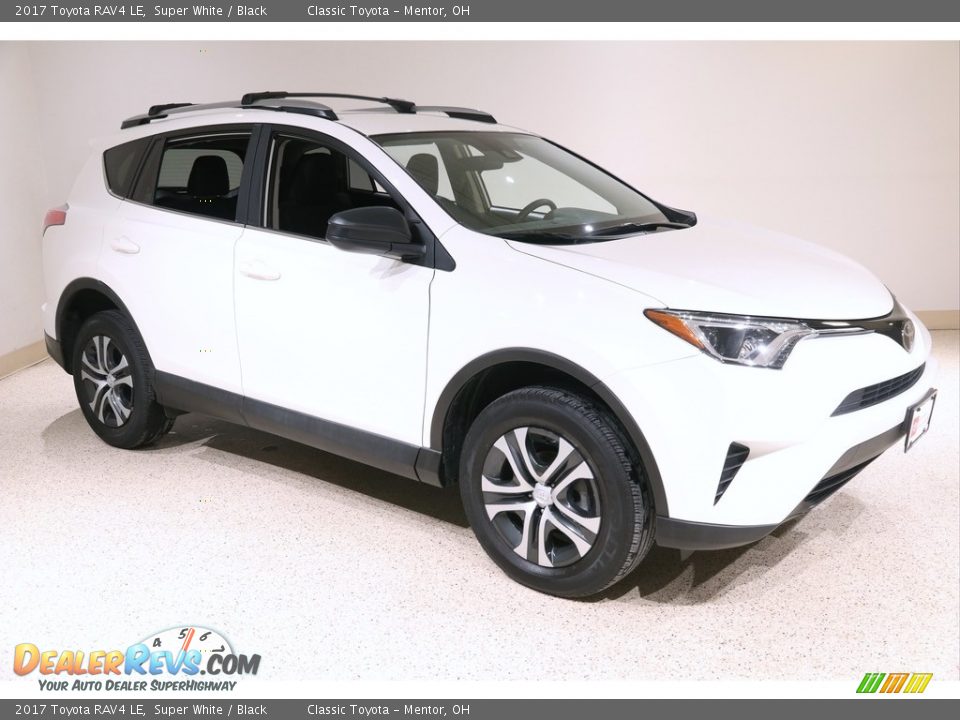 2017 Toyota RAV4 LE Super White / Black Photo #1