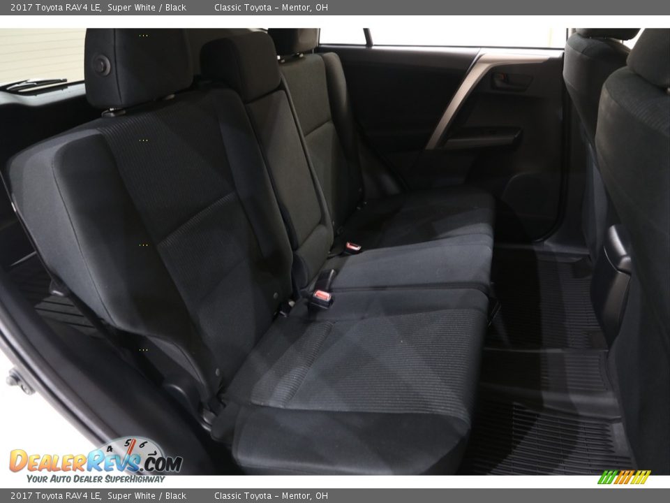 2017 Toyota RAV4 LE Super White / Black Photo #15