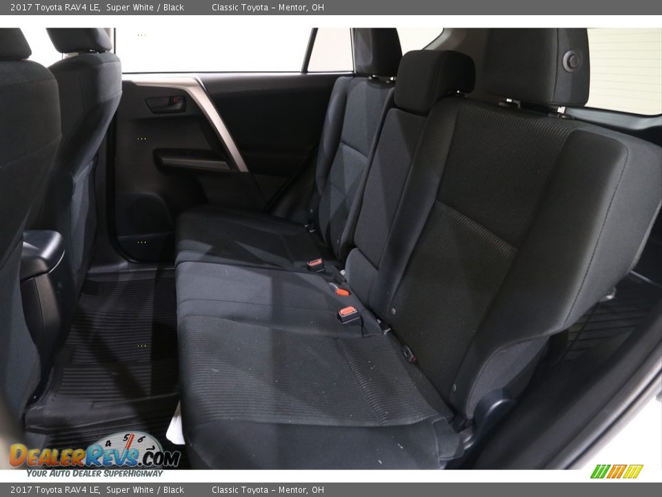 2017 Toyota RAV4 LE Super White / Black Photo #16