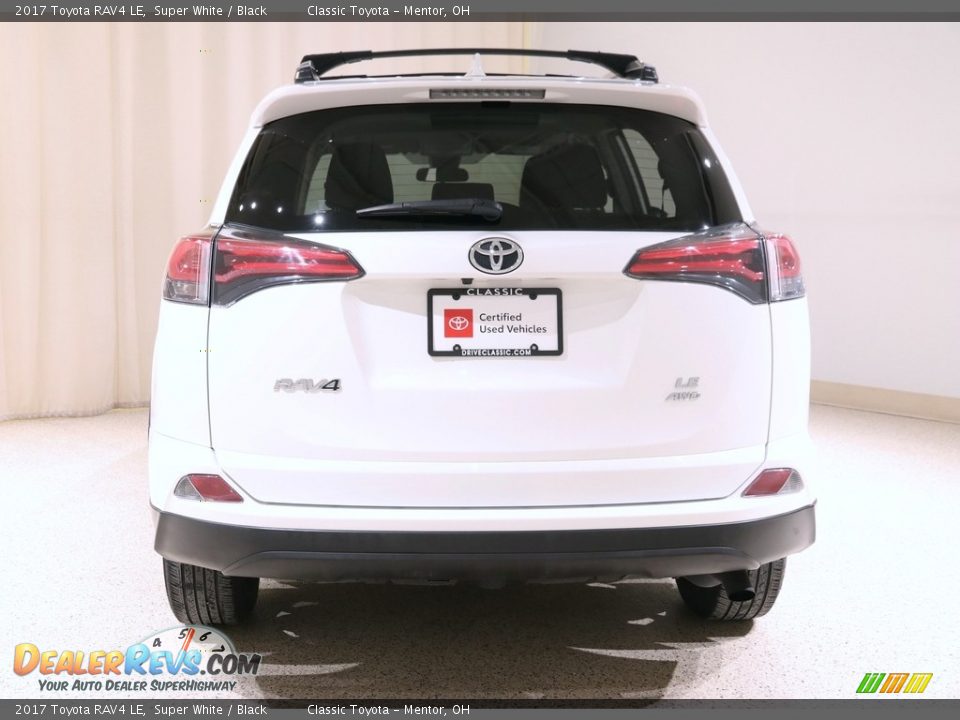 2017 Toyota RAV4 LE Super White / Black Photo #17