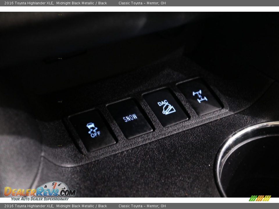 2016 Toyota Highlander XLE Midnight Black Metallic / Black Photo #17