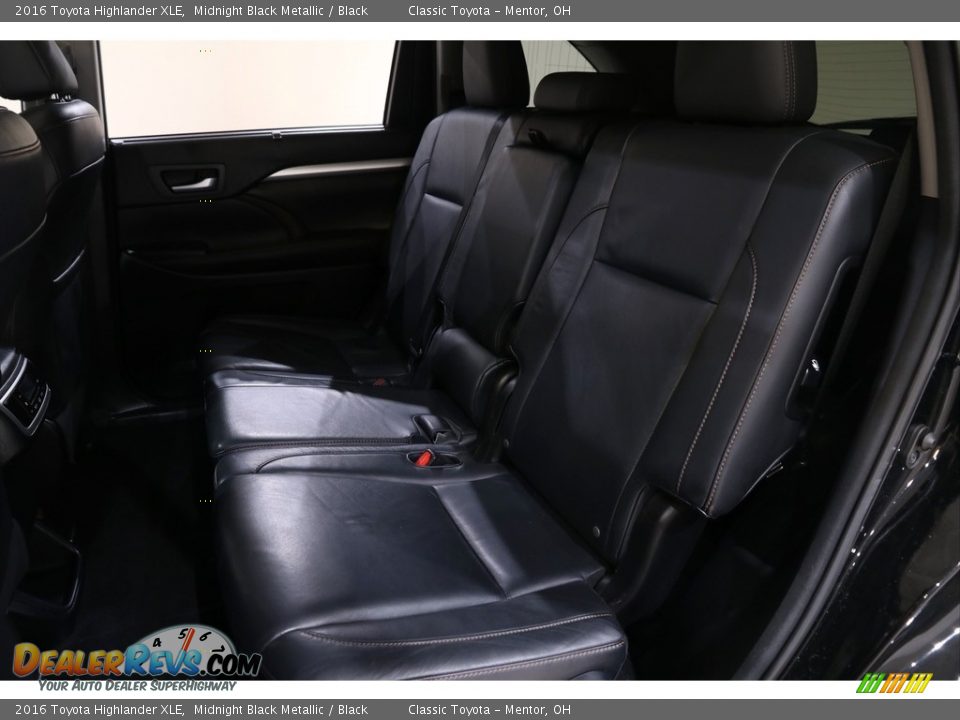 2016 Toyota Highlander XLE Midnight Black Metallic / Black Photo #23