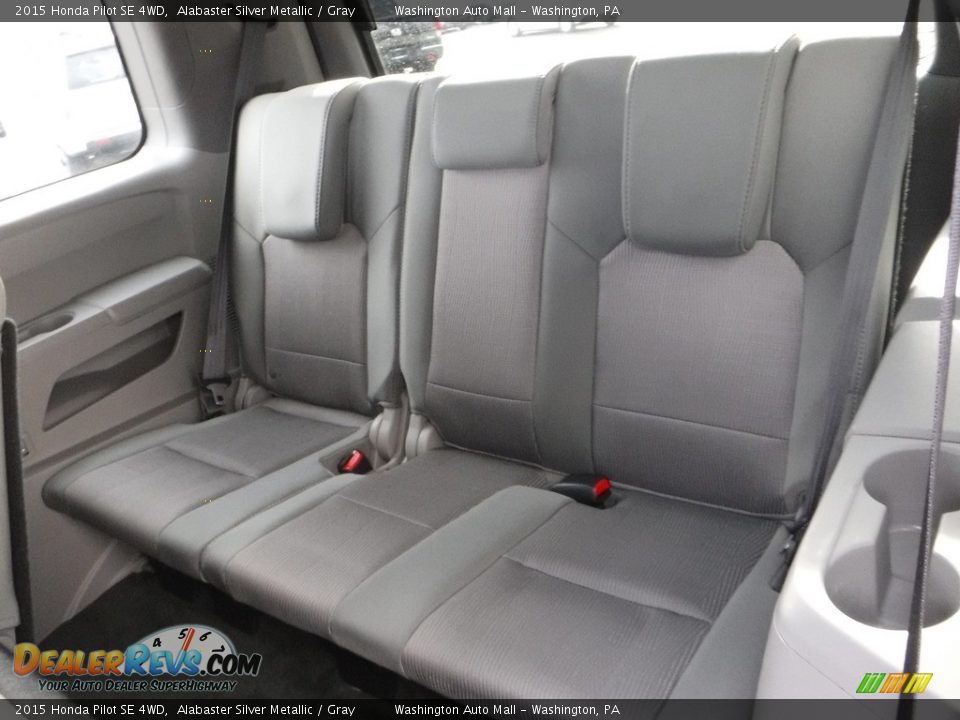 Rear Seat of 2015 Honda Pilot SE 4WD Photo #26