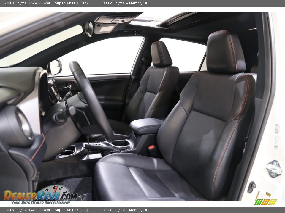 2018 Toyota RAV4 SE AWD Super White / Black Photo #5