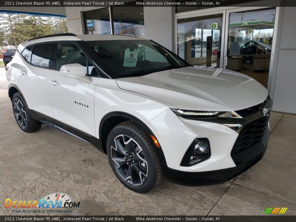 Front 3/4 View of 2021 Chevrolet Blazer RS AWD Photo #2