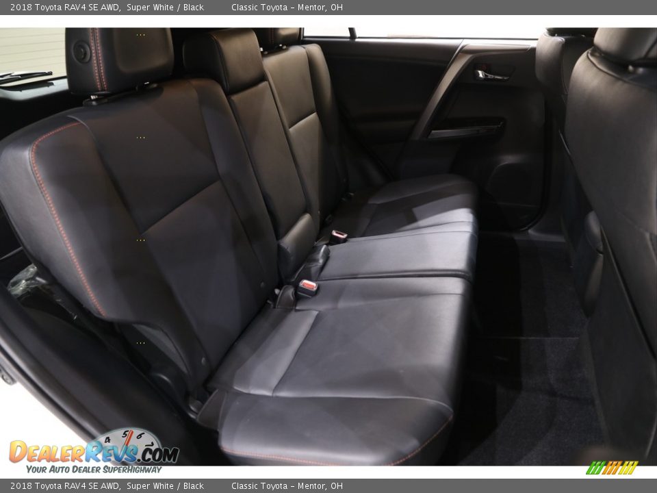 2018 Toyota RAV4 SE AWD Super White / Black Photo #15