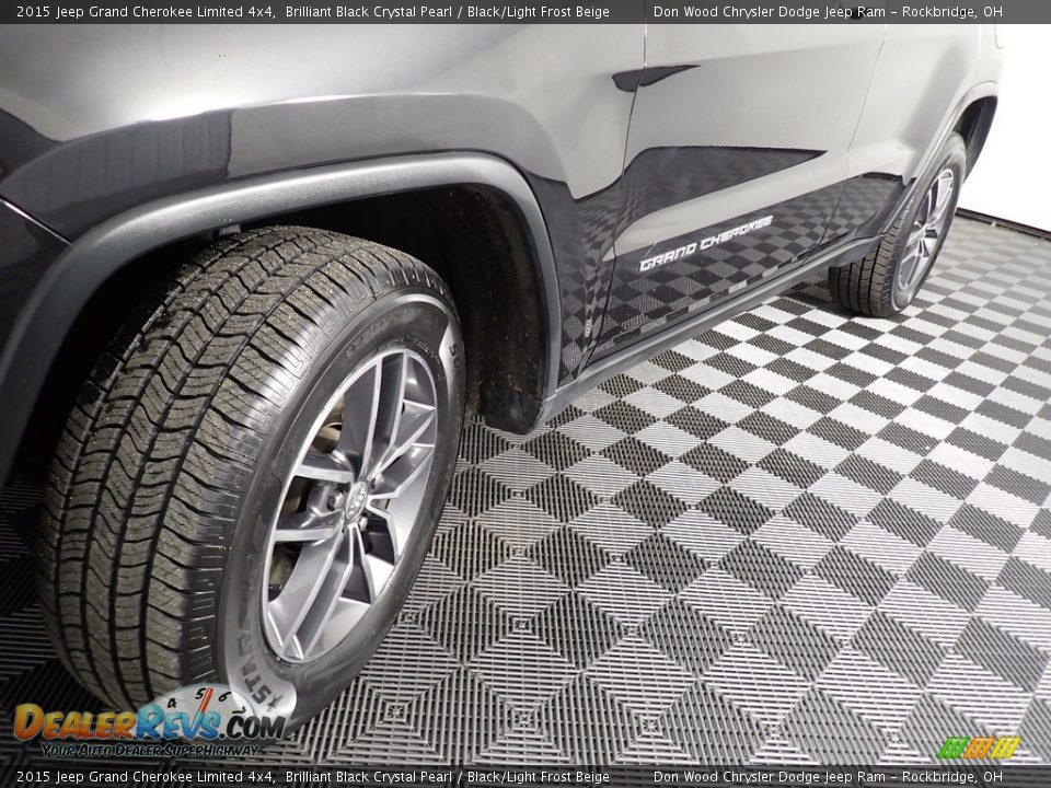 2015 Jeep Grand Cherokee Limited 4x4 Brilliant Black Crystal Pearl / Black/Light Frost Beige Photo #11