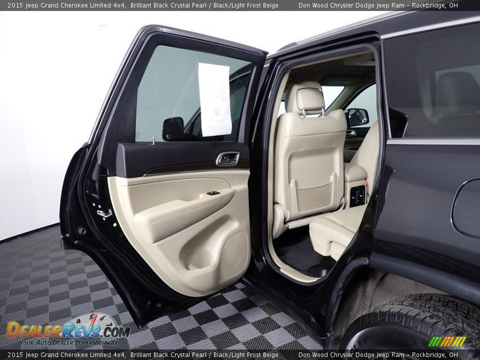2015 Jeep Grand Cherokee Limited 4x4 Brilliant Black Crystal Pearl / Black/Light Frost Beige Photo #36