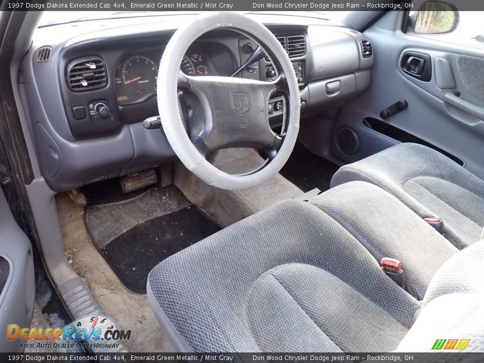 Front Seat of 1997 Dodge Dakota Extended Cab 4x4 Photo #7
