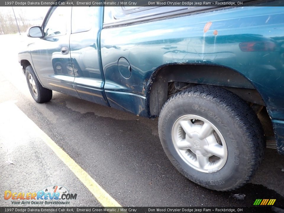 1997 Dodge Dakota Extended Cab 4x4 Emerald Green Metallic / Mist Gray Photo #9