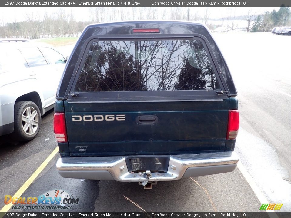 1997 Dodge Dakota Extended Cab 4x4 Emerald Green Metallic / Mist Gray Photo #11