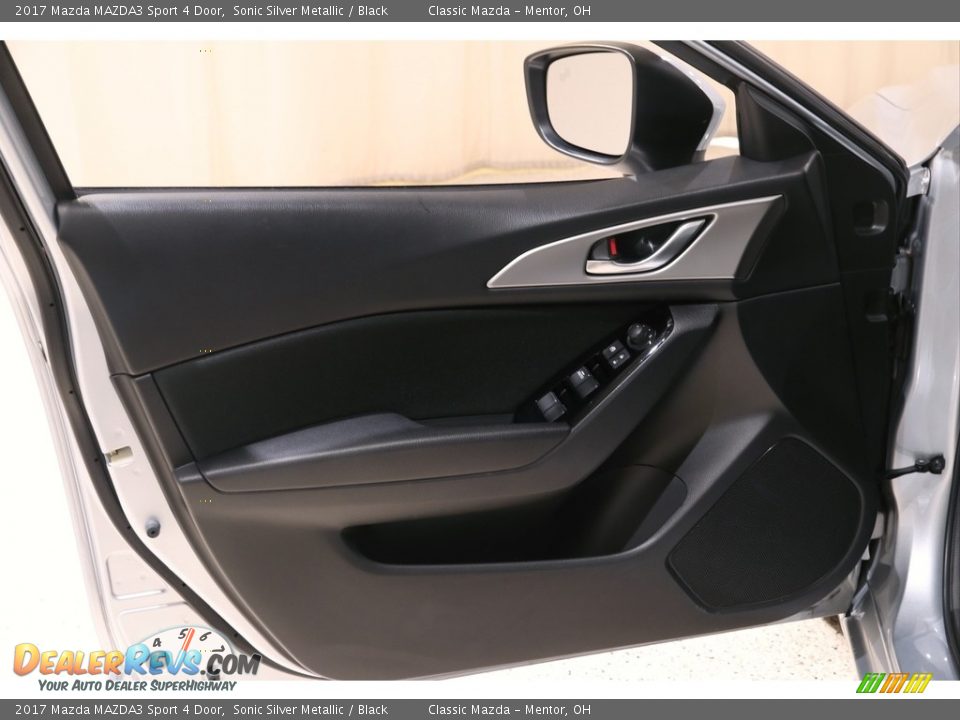 2017 Mazda MAZDA3 Sport 4 Door Sonic Silver Metallic / Black Photo #4