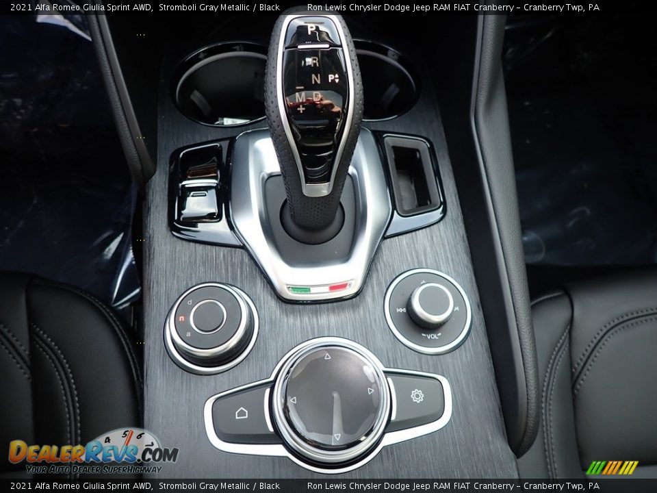 2021 Alfa Romeo Giulia Sprint AWD Shifter Photo #19