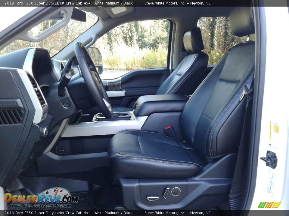 Front Seat of 2019 Ford F350 Super Duty Lariat Crew Cab 4x4 Photo #12