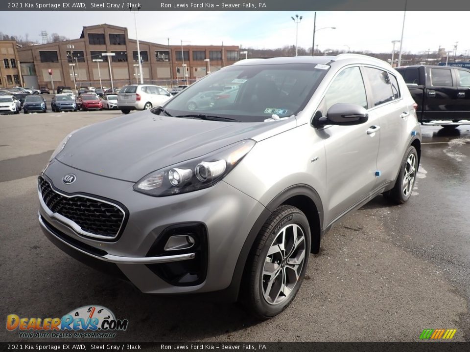 Front 3/4 View of 2021 Kia Sportage EX AWD Photo #5