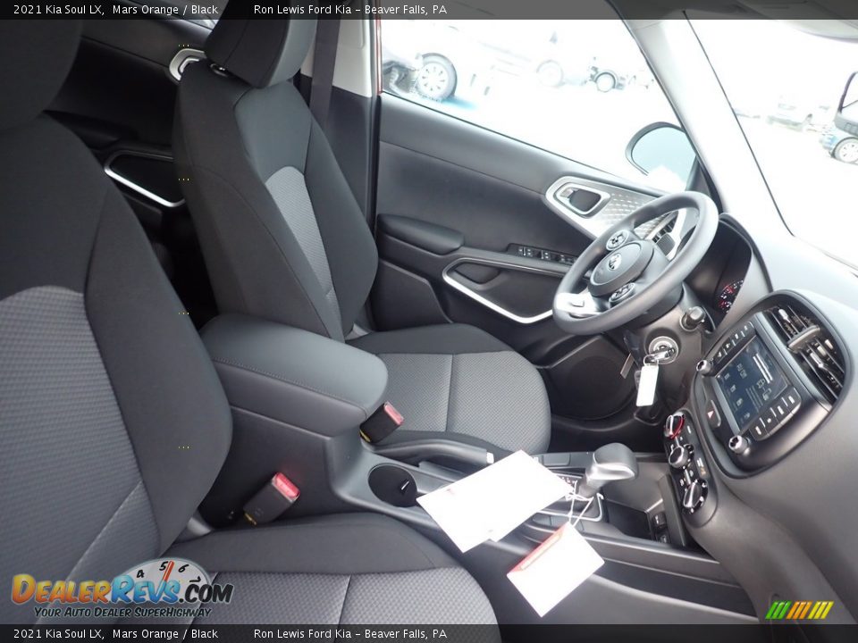 Front Seat of 2021 Kia Soul LX Photo #10