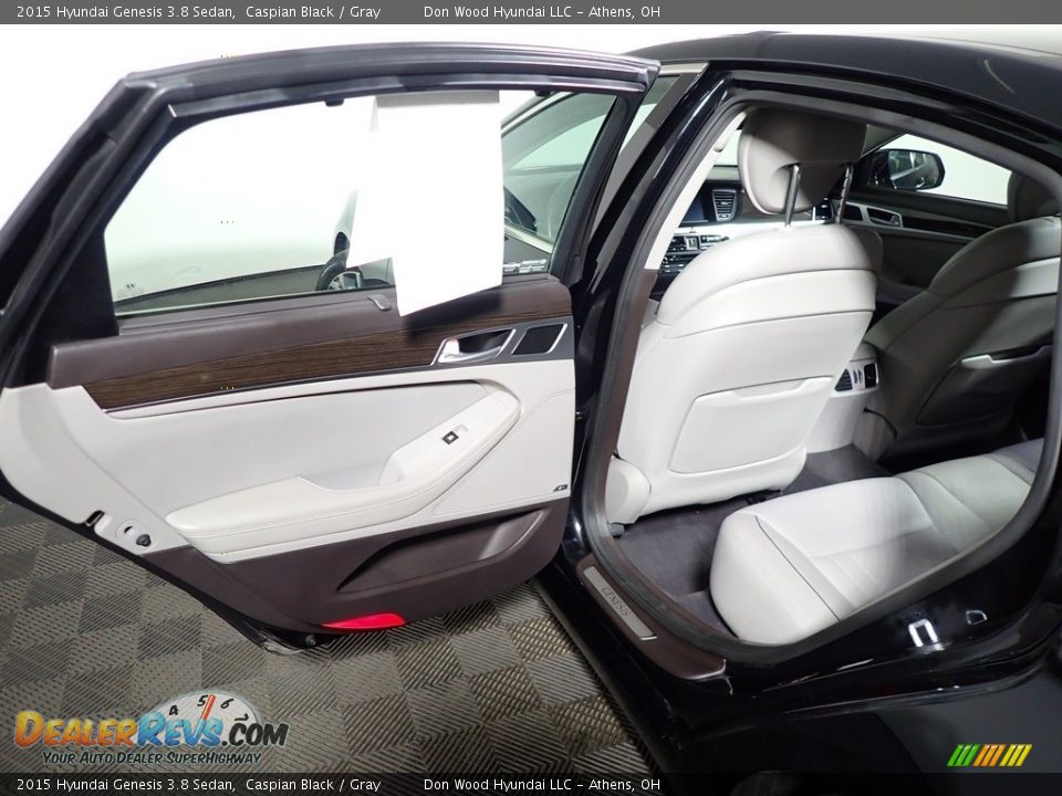 2015 Hyundai Genesis 3.8 Sedan Caspian Black / Gray Photo #25