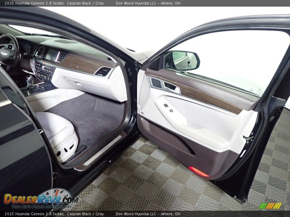 2015 Hyundai Genesis 3.8 Sedan Caspian Black / Gray Photo #30