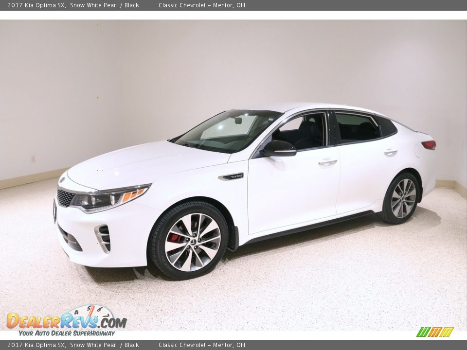 Front 3/4 View of 2017 Kia Optima SX Photo #3