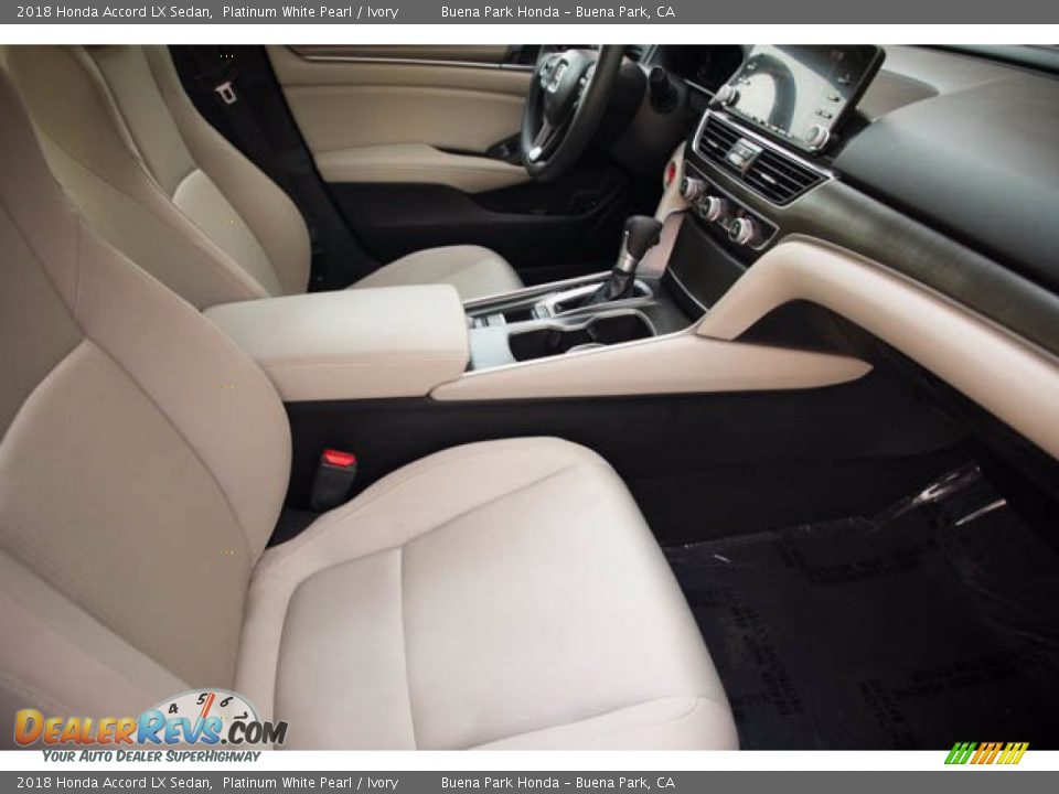 2018 Honda Accord LX Sedan Platinum White Pearl / Ivory Photo #25