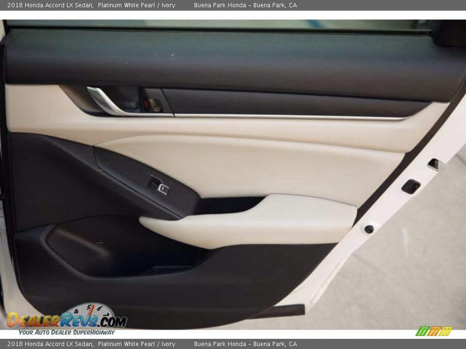 2018 Honda Accord LX Sedan Platinum White Pearl / Ivory Photo #33