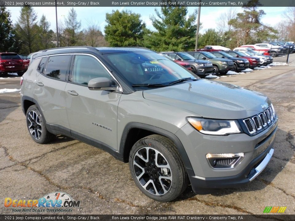 Front 3/4 View of 2021 Jeep Compass Limited 4x4 Photo #3