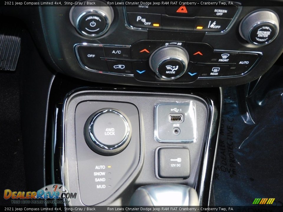 Controls of 2021 Jeep Compass Limited 4x4 Photo #19