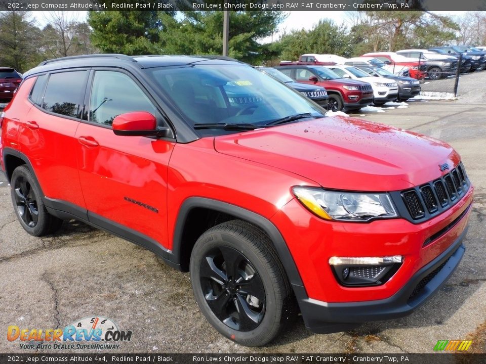 Front 3/4 View of 2021 Jeep Compass Altitude 4x4 Photo #3